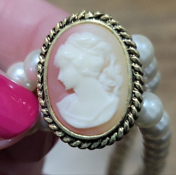 Vintage Pearl Cameo Choker - Picture 2 of 4